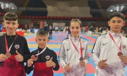Uşaklı Küçük Karateciler İzmir’den Madalyalarla Döndü