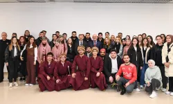 Uşak Valisi Ergün, İftarda Uşak Üniversitesi Öğrencileriyle Buluştu