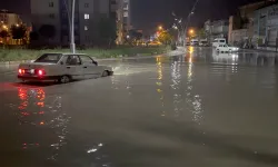 Fethiye'de şiddetli yağış su baskınlarına neden oldu