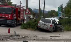 Denizli'de iki otomobilin çarpışması sonucu 1 kişi öldü, 2 kişi yaralandı