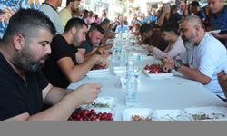 Alaşehir'de kiraz yeme yarışması yapıldı