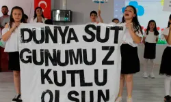 Uşak Tarım Ve Orman Müdürlüğü Süt Günüde Miniklerle Süt Paylaştı