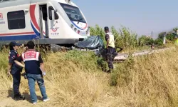 Afyonkarahisar'da trenin hemzemin geçitte çarptığı otomobilin sürücüsü öldü