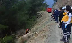 Muğla'da uçuruma devrilen otomobilin kadın sürücüsü halat yardımıyla kurtarıldı