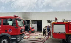 Uşak'ta GİMTEKS Tekstil Fabrikasında Çıkan Yangın Söndürüldü