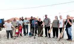 Uşak Takmak Köyünde, Köylerini İmce Usulü Temizliyorlar