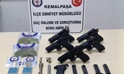 Kemalpaşa'da durdurulan araçta 5 ruhsatsız tabanca yakalandı