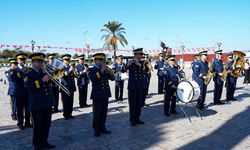 İzmir'de askeri bando Cumhuriyet kutlamaları kapsamında konser verdi