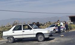 Nazilli’de iki otomobilin çarpışması sonucu 2 kişi yaralandı