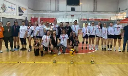 Uşak’ta Evinin Sultanları Voleybol Turnuvası Sona Erdi