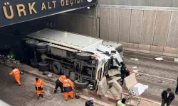 Afyonkarahisar'da iki kamyonet çarpıştı, 5 kişi yaralandı