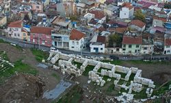 İzmir'in göbeğindeki antik tiyatro, Türkiye'nin "Kolezyum"u olmaya aday