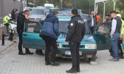 Bursa'dan çaldıkları otomobille Manisa'ya gelen 3 çocuk suçüstü yakalandı