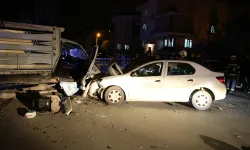 Denizli'de otomobil ile kamyonetin çarpıştığı kazada 1 kişi öldü, 4 kişi yaralandı