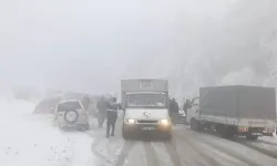 Kütahya'da kar yağışı nedeniyle ulaşımda aksamalar yaşanıyor