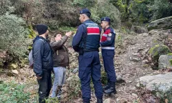 Kuşadası'nda milli parkta kaybolan 2 kişiyi jandarma buldu