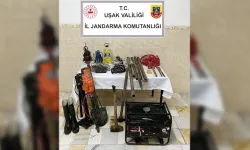 Uşak'ta Ormanlık Alanda Kaçak Kazı Yapan 5 Kişi Yakalandı