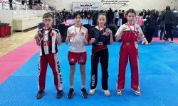 Eşme’nin Yıldızları Kick Boks Şampiyonasında Zirvede