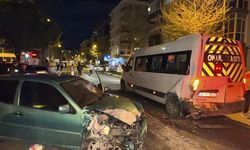 Aydın'da otomobilin servis minibüsüne çarptığı kazada 3 kişi yaralandı