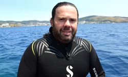 Bodrum'da dalgıçlar 19 Mayıs'ı deniz altında kutladı