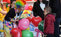 LÖSEV'in "İyilikler Çarşısı" İzmir'de açıldı