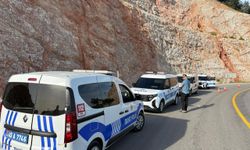 Manisa'da devrilen motosikletteki 1 kişi öldü, 1 kişi yaralandı