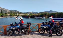 Muğla'da 19 Mayıs, teknelerde bando takımı eşliğinde kutlandı