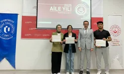 Üniversitesi Öğrencilerine Teşekkür Belgesiyle Anlamlı Takdir