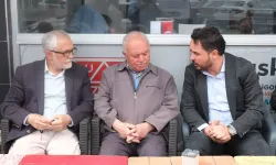 AK Parti Uşak İl Başkanı Yaşar’dan Dörtyol Esnafına Ziyaret