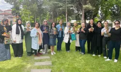 Üniversite Öğrencileri Kompost Anlattı, Kadınlar Çiçek Dikti