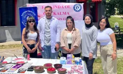 Öğrencilerinden Meme Kanseri Farkındalığı İçin Anlamlı Proje