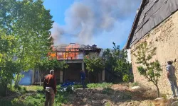 Sivaslı’da Tek Katlı Evde Yangın: 1 Kişi Yaşamını Yitirdi
