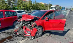 Hastane Kavşağı’nda Zincirleme Kaza: "7 Yaralı"