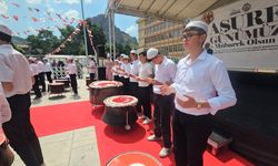 40 hatimle, 40 kazanda pişirilen aşure dağıtıldı