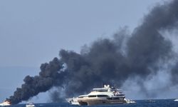 Bodrum açıklarında demirli motoryatta yangın çıktı