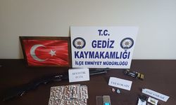 Gediz'de uyuşturucu operasyonunda yakalanan 2 zanlı tutuklandı