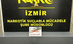 İzmir'de 4 kilo 52 gram uyuşturucu ele geçirildi, 2 kişi tutuklandı