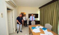 Muğla Valisi Akbıyık 15 Temmuz gecesinde Marmaris'teki saldırının izlerini inceledi