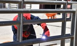 Üniversitenin kadın kaynakçı ustası, azmiyle örnek oluyor