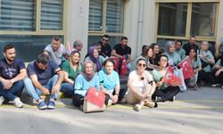 Uşak'ta Sağlık Çalışanları Oturma Eylemi Düzenledi