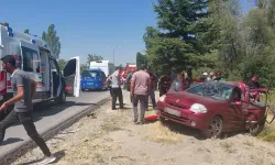 Tır, Otomobile Çarptı: 1 Ölü, 5 Yaralı!