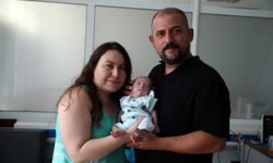 Aydın'da 800 gram doğan bebek, 4 aylık kuvöz sürecinin ardından taburcu edildi