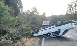 Kiraz'da devrilen otomobildeki 2 kişi yaralandı