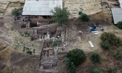 Sardes'te 2 bin 800 yıllık Lidya Sarayı'nın kalıntılarına ulaşıldı