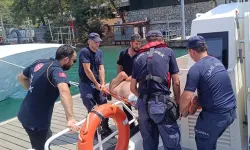 Fethiye açıklarında gezi teknesinde rahatsızlanan kişiye tıbbi tahliye
