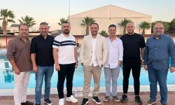 TSYD İzmir Şubesi 'yaza veda' partisi düzenledi