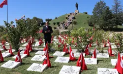 Büyük Zafer'in 103. yılında Dumlupınar Şehitliği'nde ziyaretçi yoğunluğu