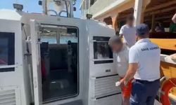 Muğla açıklarında gezi teknesinde yaralanan kişiye tıbbi tahliye