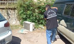 Şehzadeler'de hırsızlık zanlısı çaldığı klimayı satarken yakalandı