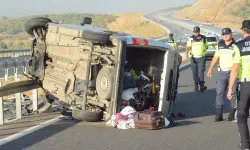 Aydın'da bariyere çarpıp devrilen minibüsteki 1 kişi öldü, 2 kişi yaralandı
